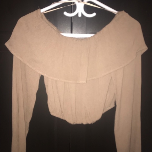 Off the Shoulder Ruffled Crop Top - Picture 4 of 4